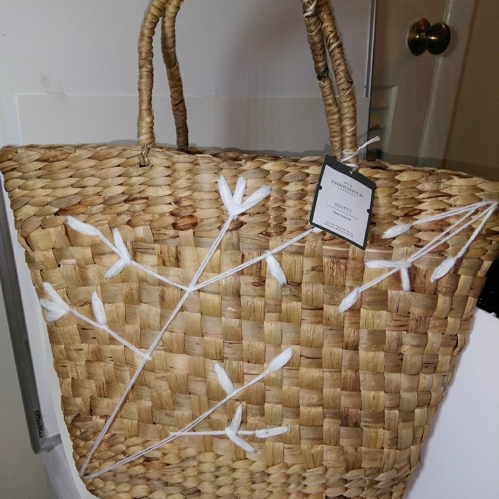 Women's Basket.